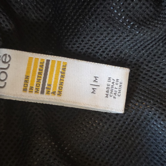 𝅺Lolë Softshell Rain Jacket With Hood - Picture 6 of 12